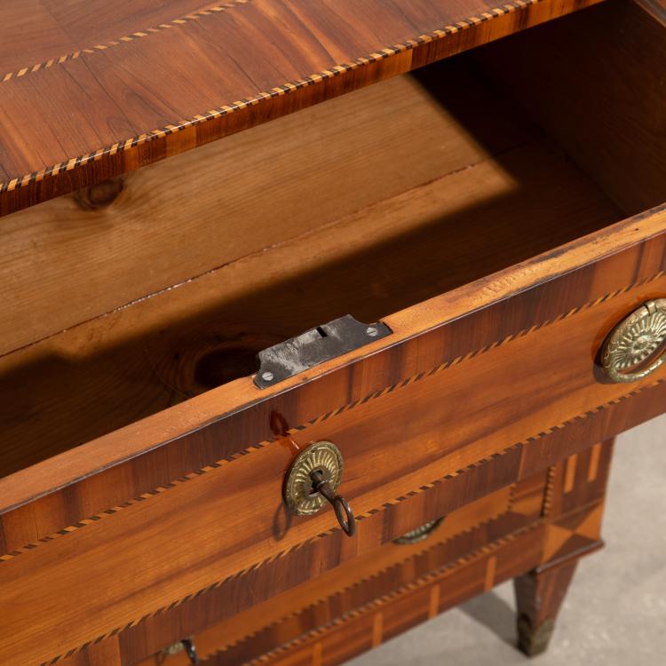 Bild 4 zu Objekt, Paar Klassizistische Kommoden, K-16A 31