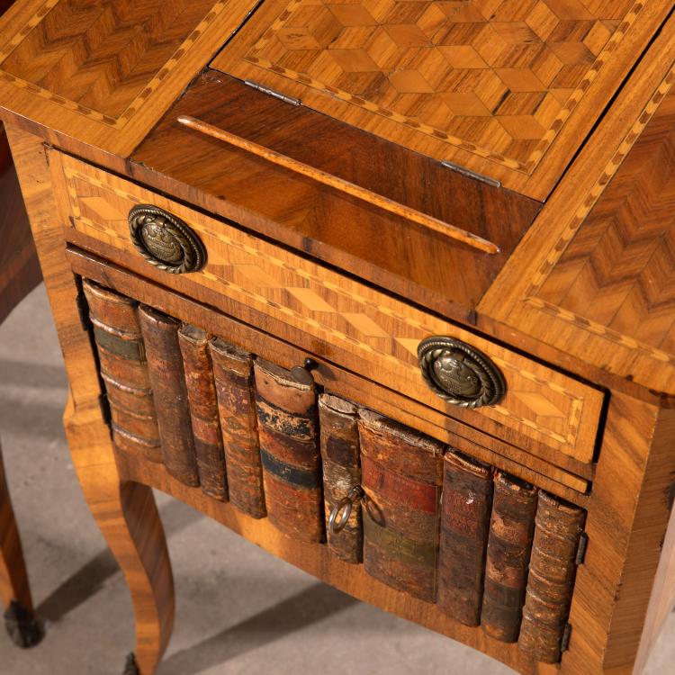 Bild 2 zu Objekt, Zwei 'Table en chiffoni&egrave;re' im Transitional Stil, K-16A 65