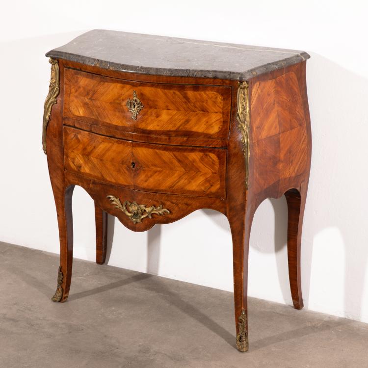 Hauptbild zu Objekt, Kleine Kommode Louis XV., K-16A 36