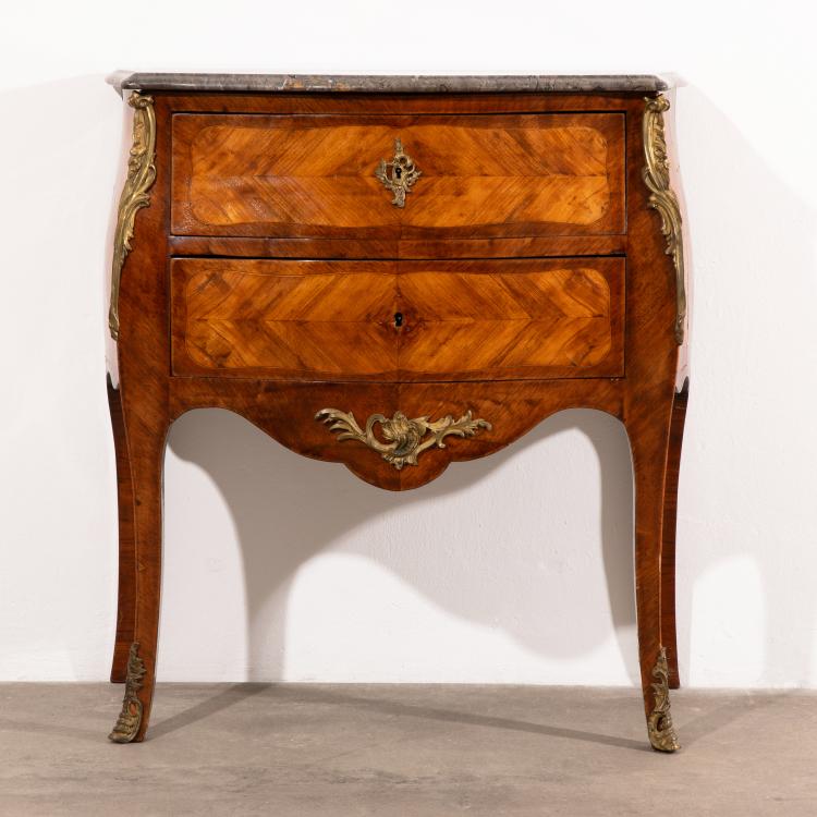 Bild 1 zu Objekt, Kleine Kommode Louis XV., K-16A 36