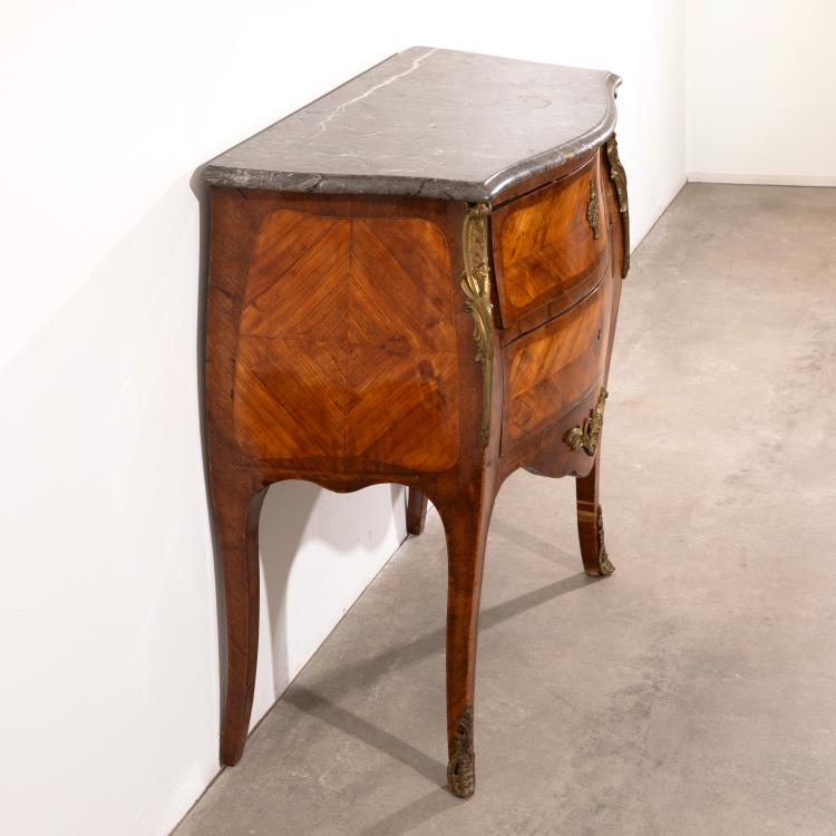 Bild 3 zu Objekt, Kleine Kommode Louis XV., K-16A 36