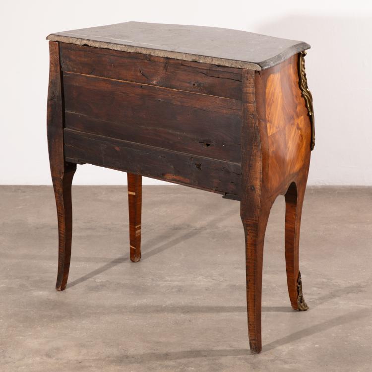 Bild 4 zu Objekt, Kleine Kommode Louis XV., K-16A 36