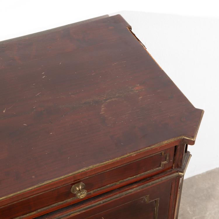 Bild 2 zu Objekt, Klassizistische Kommode, K-16A 35