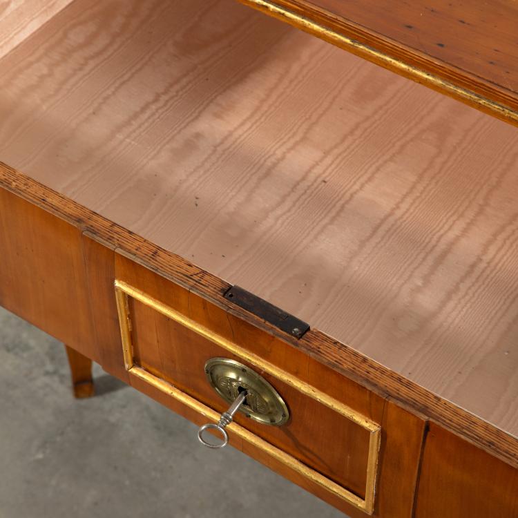 Bild 3 zu Objekt, Klassizistische Kommode, K-16A 24