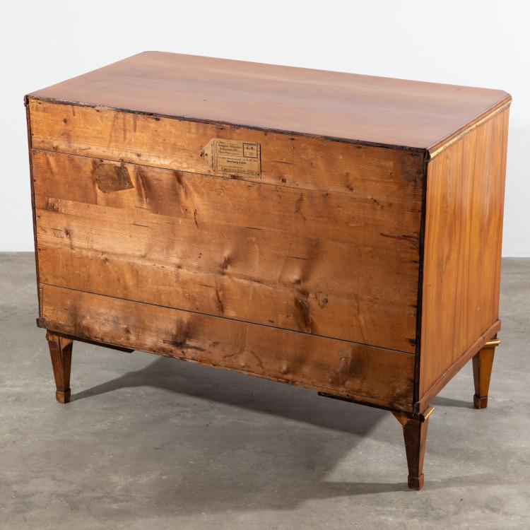 Bild 4 zu Objekt, Klassizistische Kommode, K-16A 24
