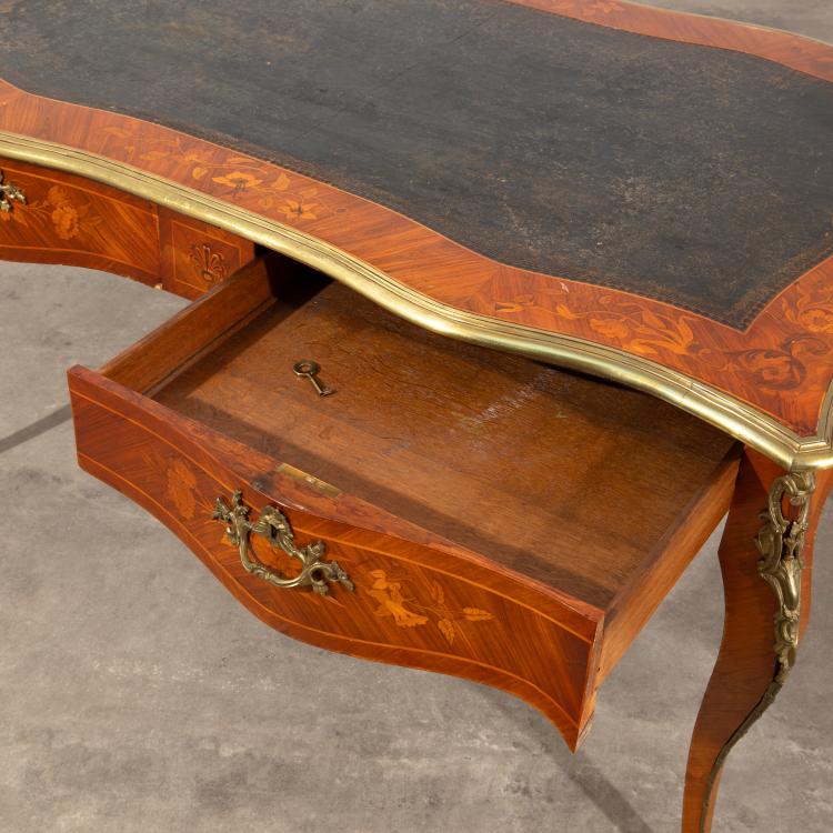Bild 1 zu Objekt, Flat desk in Louis XVI style, K-16A 47