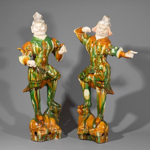 Paar Wächterfiguren (Lokapala) mit Sancai-Glasur