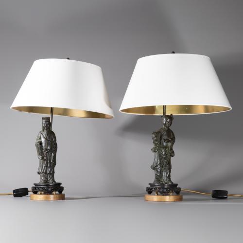 Zwei Bronzefiguren von Unsterblichen im Ming-Stil