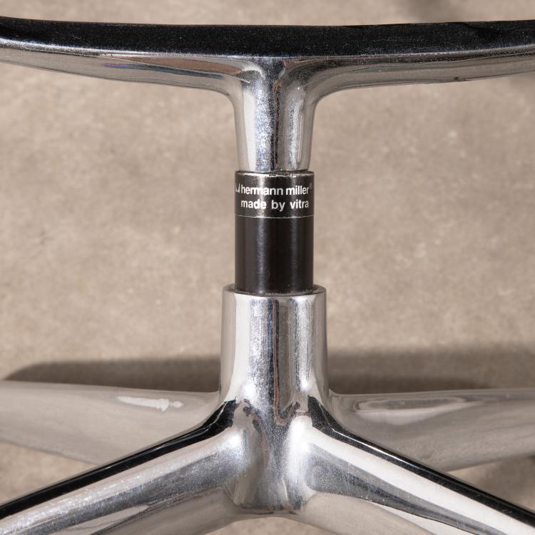 Bild 5 zu Objekt, Soft Pad Lounge Chair Modell EA 222 + Ottomane Modell 223, Charles & Ray Eames, Vitra, K-16O 71