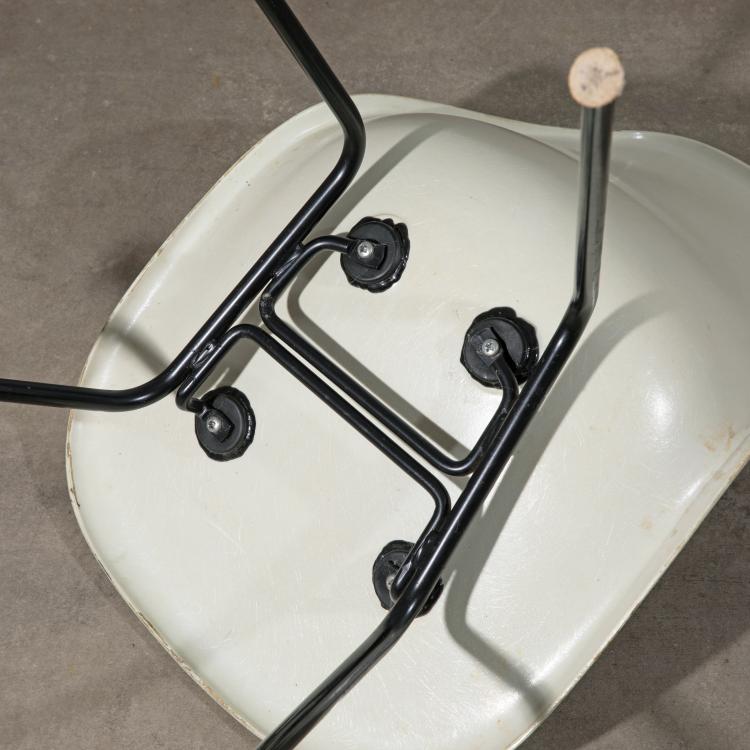 Bild 6 zu Objekt, 6 x fiberglass chairs model DSH, Charles & Ray Eames, Vitra, K-16O 22