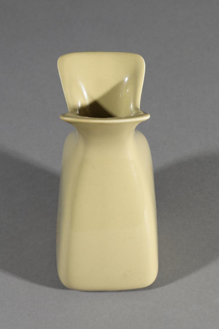 Bild 1 zu Objekt, Kleine gelbe Vase. Keramik, Giovanni Gariboldi, Richard Ginori San Cristoforo, K-16O 124