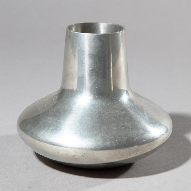 Hauptbild zu Objekt, Georg Jensen. Zinnvase, K-16O 45