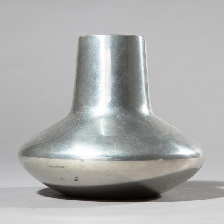 Bild 1 zu Objekt, Georg Jensen. Zinnvase, K-16O 45