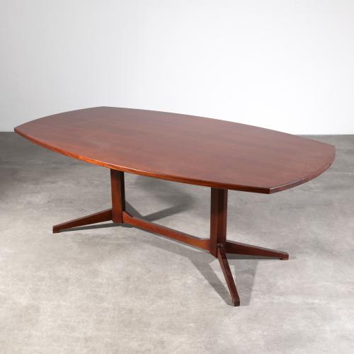 Dining table model TL 22