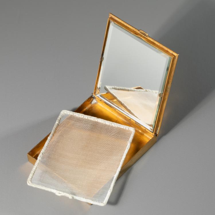 Bild 1 zu Objekt, Puderdose, Line Vautrin, K-16A 151