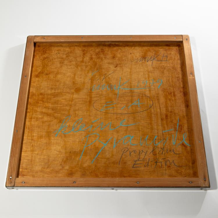 Bild 4 zu Objekt, Relief 'Kleine Pyramide', 1979, Heinz Mack, K-16B 472