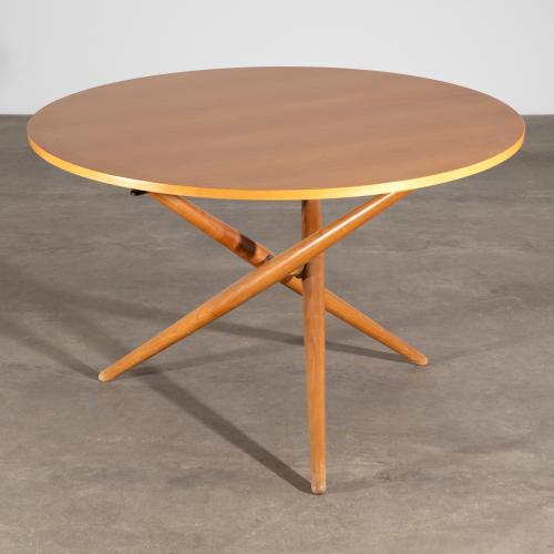 Adjustable table model Movex or ST table