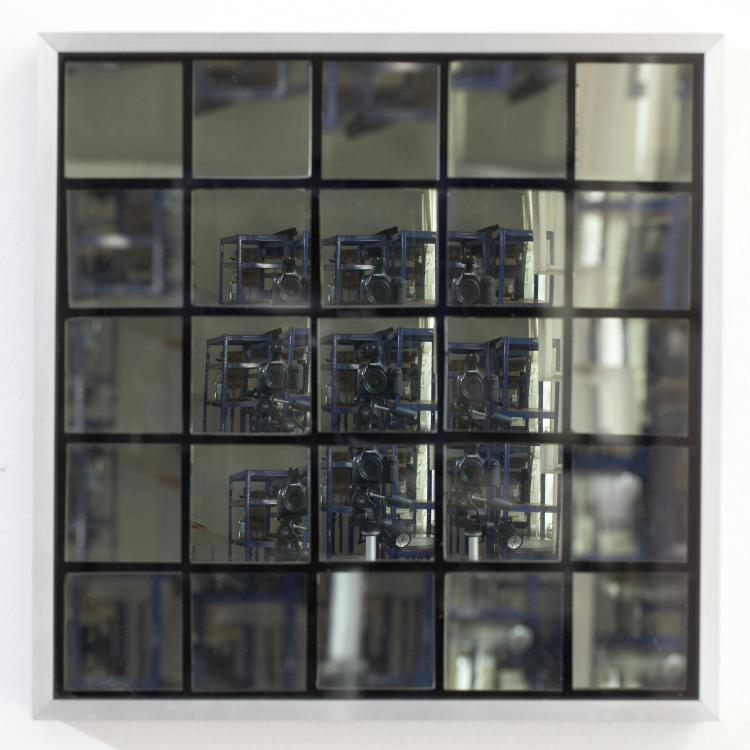 Bild 2 zu Objekt, Ohne Titel, 1978 (25 quadratische Spiegel), Adolf Luther, K-16B 415