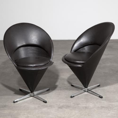 2 Stühle Modell K1 Cone Chairs / Tütenstühle