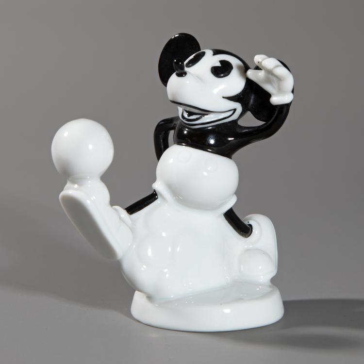 Hauptbild zu Objekt, Micky Maus als Fu&szlig;ballspieler, Rosenthal, Selb, K-16A 196