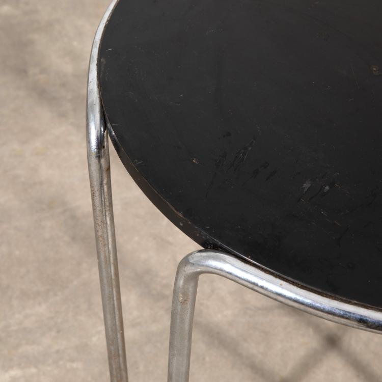 Bild 14 zu Objekt, 2 three-legged steel tube loop tables, Thonet France, K-16O 11