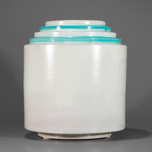 Early Vase Model 609