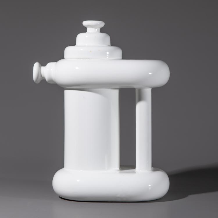 Bild 2 zu Objekt, Limitierte Kanne Modell Cherries aus der Indian Memories Serie, Ettore Sottsass, Anthologie Quartett, Bad Essen; Sarri, Alessio, K-16B 768