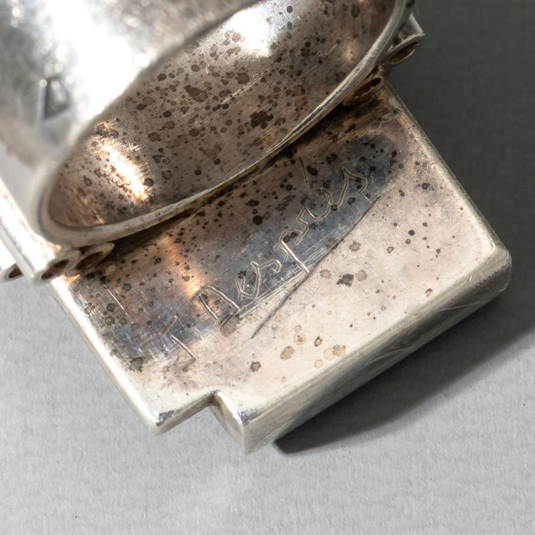 Bild 3 zu Objekt, Kubistischer Ring mit Achat, um 1935, Jean Despr&eacute;s, Despr&eacute;s, Jean, Avallon, K-16A 147