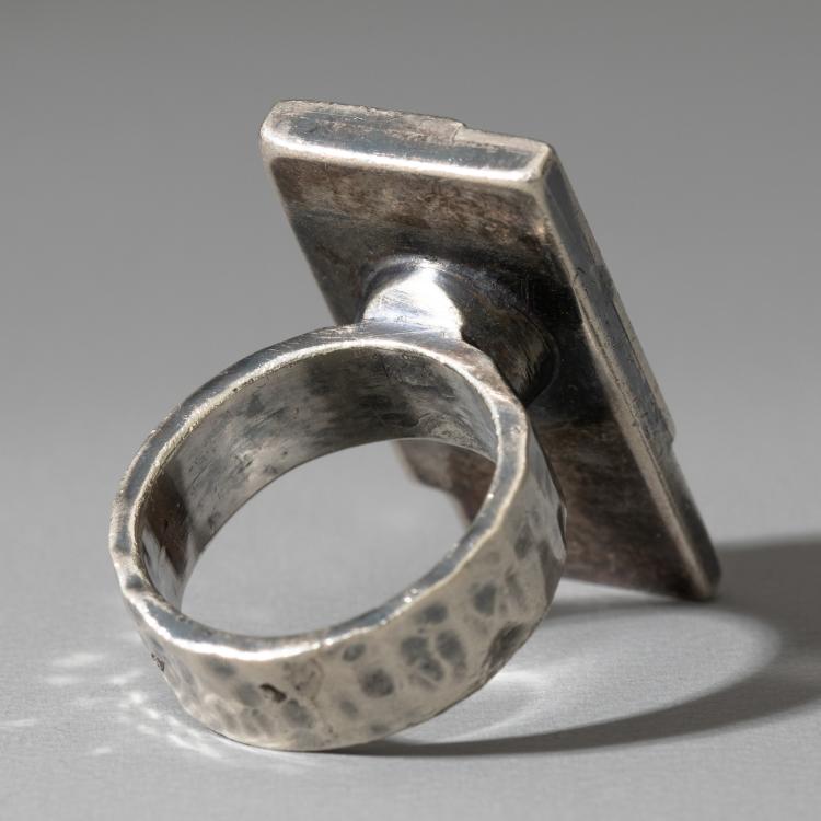 Bild 2 zu Objekt, Kubistischer Ring, um 1935, Jean Despr&eacute;s, Despr&eacute;s, Jean, Avallon, K-16A 148