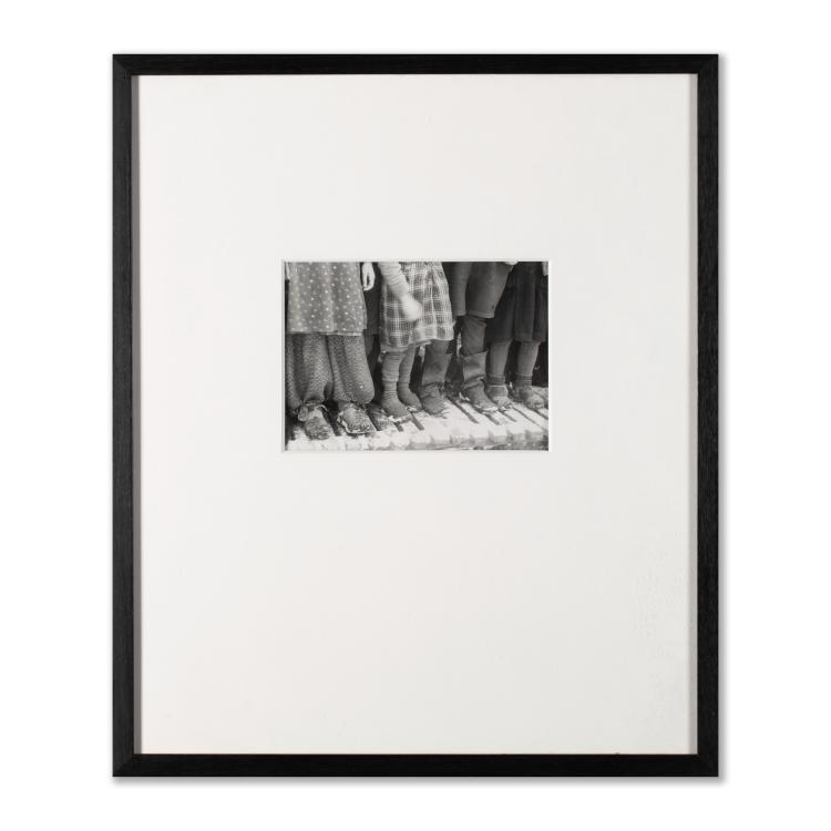 Bild 1 zu Objekt, 'Kinderkleidung, Fl&uuml;chtlingslager Benthe', 1947, K-16B 353