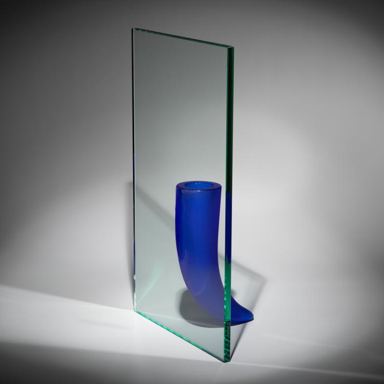 Bild 1 zu Objekt, Vase Modell Une &Eacute;tranget&eacute; contre un mur, Philippe Starck, Daum, K-16B 820