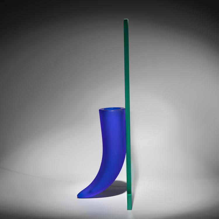 Bild 3 zu Objekt, Vase Modell Une &Eacute;tranget&eacute; contre un mur, Philippe Starck, Daum, K-16B 820