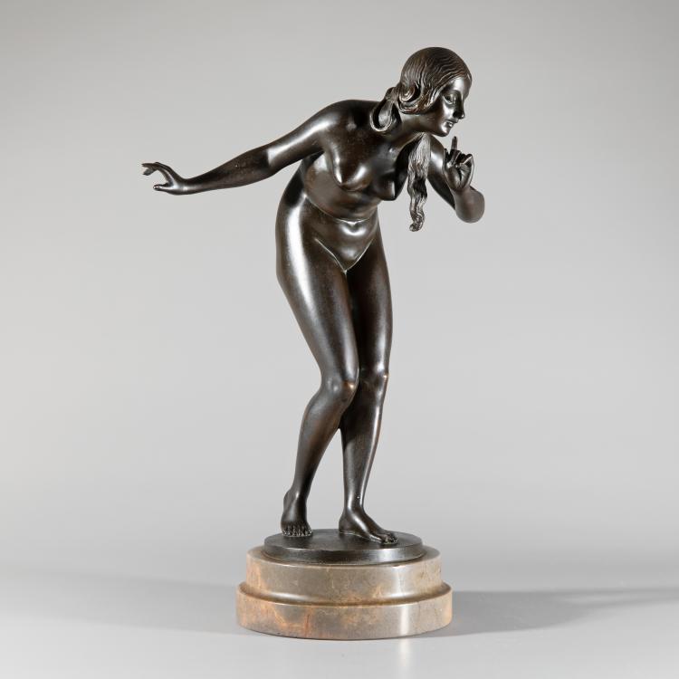 Hauptbild zu Objekt, Bronzefigur eines leicht gebeugten Frauenaktes, um 1900, K-16B 285