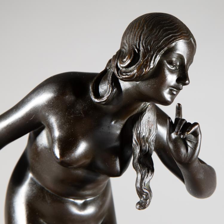 Bild 1 zu Objekt, Bronzefigur eines leicht gebeugten Frauenaktes, um 1900, K-16B 285