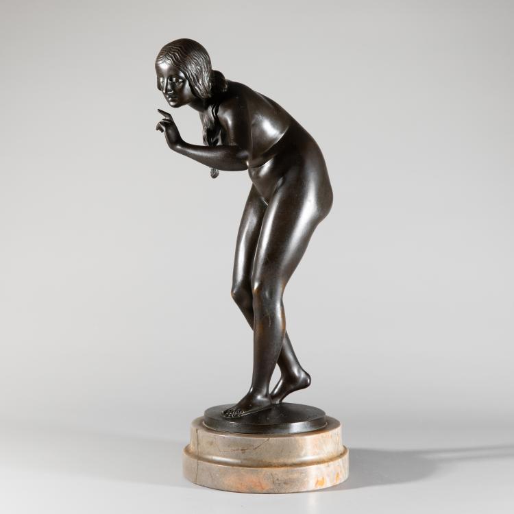 Bild 2 zu Objekt, Bronzefigur eines leicht gebeugten Frauenaktes, um 1900, K-16B 285