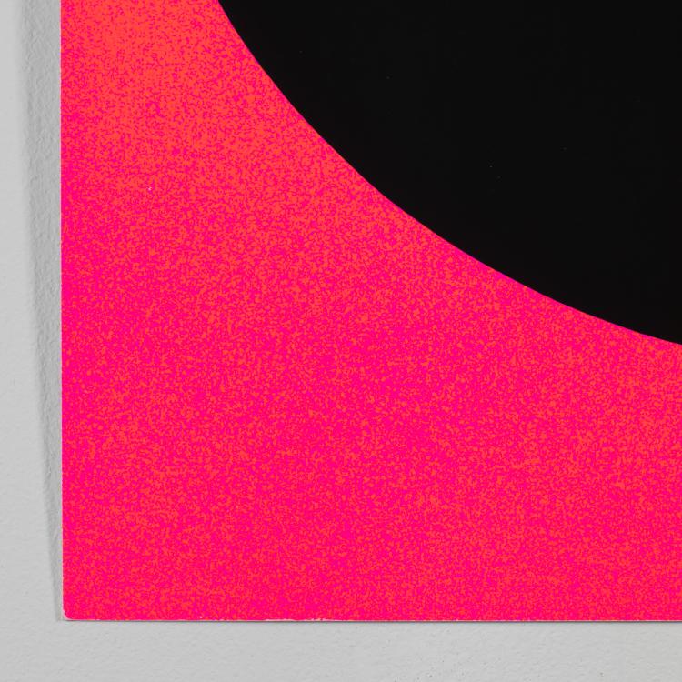 Bild 2 zu Objekt, 'Rundes Schwarz / Schwarz auf Leuchtrot kalt bis rot-orange', 1968, Rupprecht Geiger, K-16B 491
