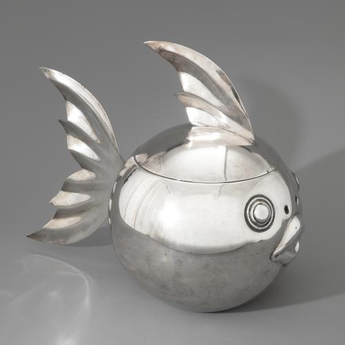 Eiskübel in Fischform