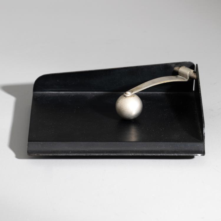 Bild 2 zu Objekt, Zweiteiliges Schreibtischset, Briefhalter + Zettelkasten (Ecknotizblock), Marianne Brandt, Ruppelwerk GmbH, K-16B 543