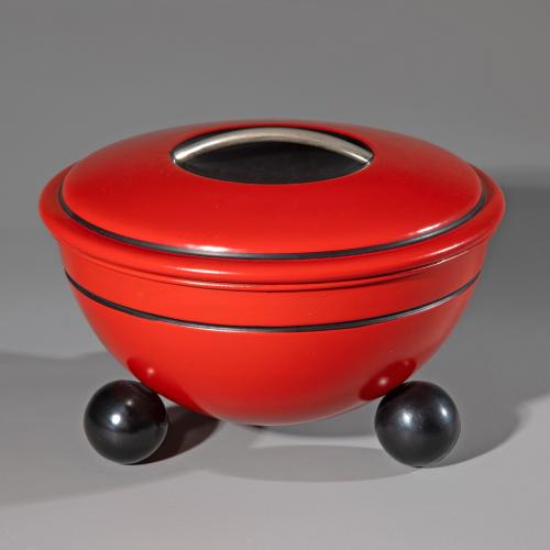 Box with ball feet model 1321