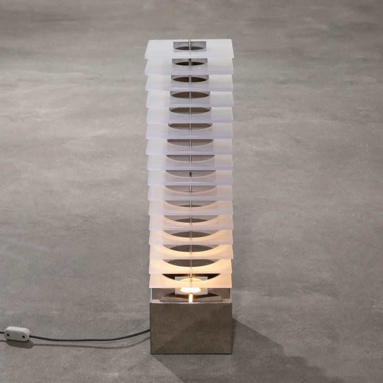Bild 1 zu Objekt, Seltene Tischleuchte Modell Ziggurat, Fabrizio Cocchia, New Lamp, K-16B 731