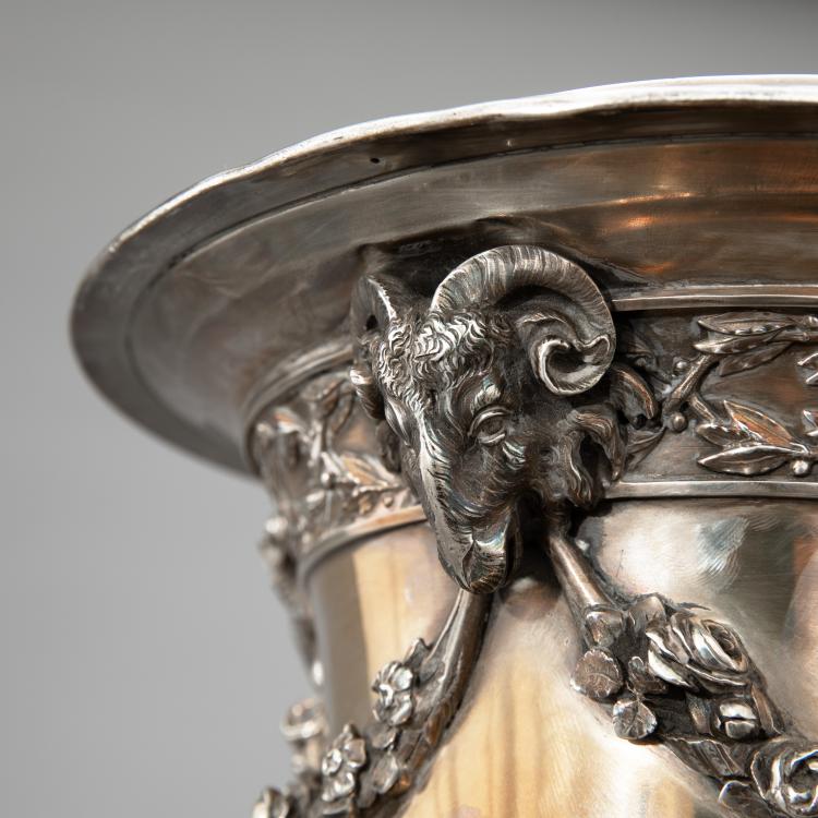 Bild 2 zu Objekt, Large silver vase, K-16A 88