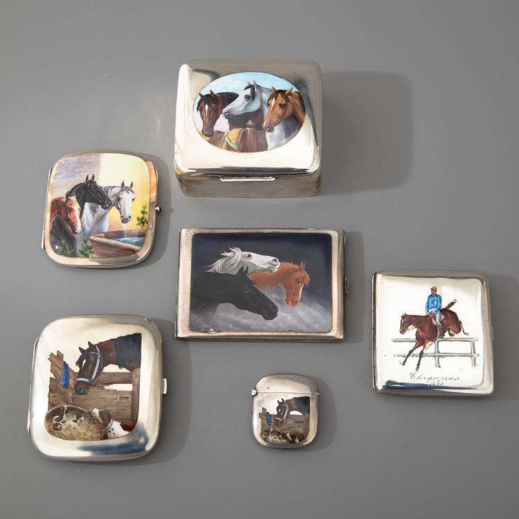 Bild 1 zu Objekt, 6 Silberetuis mit Pferdedarstellungen, K-16A 115