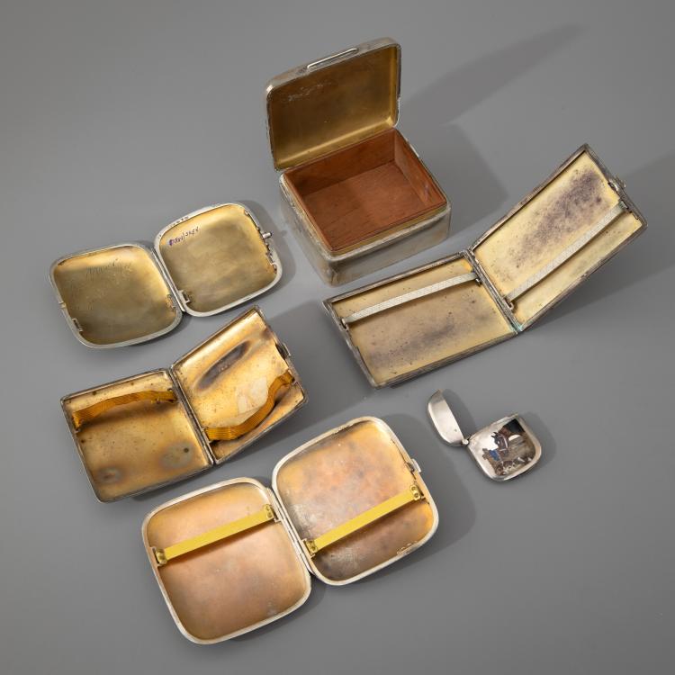 Bild 2 zu Objekt, 6 Silberetuis mit Pferdedarstellungen, K-16A 115