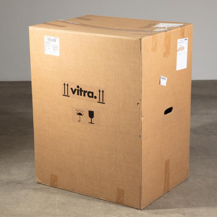 Bild 4 zu Objekt, Limitierter Sessel Modell Anthony in US Ausf&uuml;hrung, Jean Prouv&eacute;,Virgil Abloh, Vitra, K-16B 635