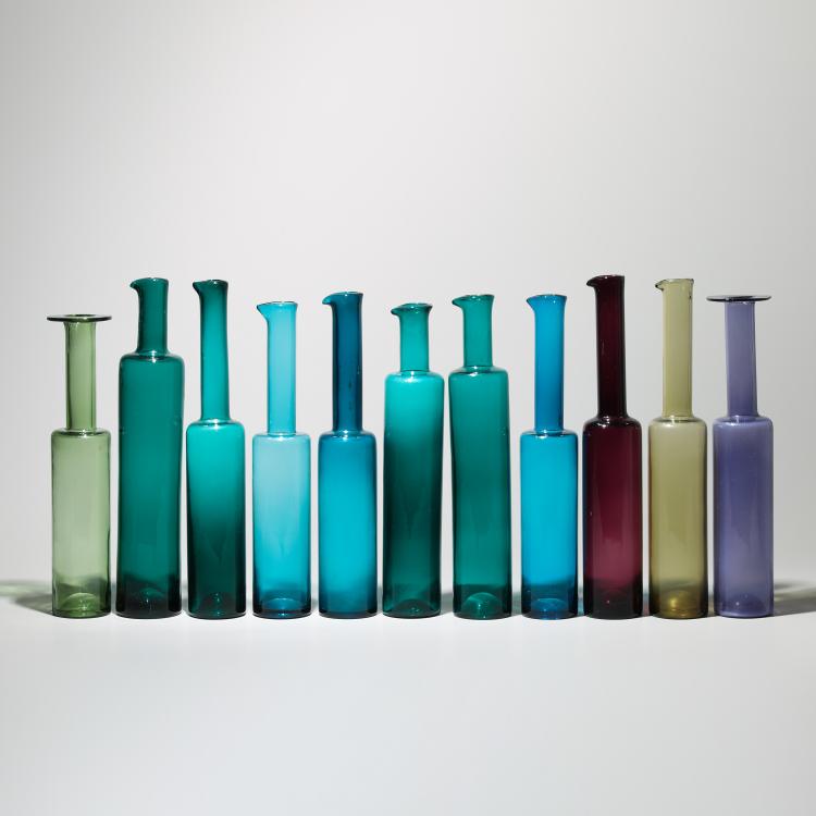 Bild 1 zu Objekt, 11 Flaschenvasen, Nanny Still McKinney, Riihim&auml;en Lasi Oy, Finnland, K-16B 674