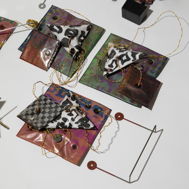 Bild 3 zu Objekt, Set Radios u. a. 'Radio in a Bag' 'Muralla China', Daniel Weil, Anthologie Quartet, K-16B 818