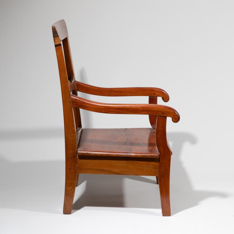 Bild 2 zu Objekt, Classical children's chair, K-16O 1