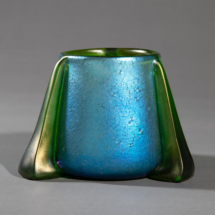 Bild 1 zu Objekt, Kleine Vase 'Cobalt Silberiris - Norma', 1903/04, Marie Kirschner, L&ouml;tz Wwe. Klosterm&uuml;hle, K-17 155