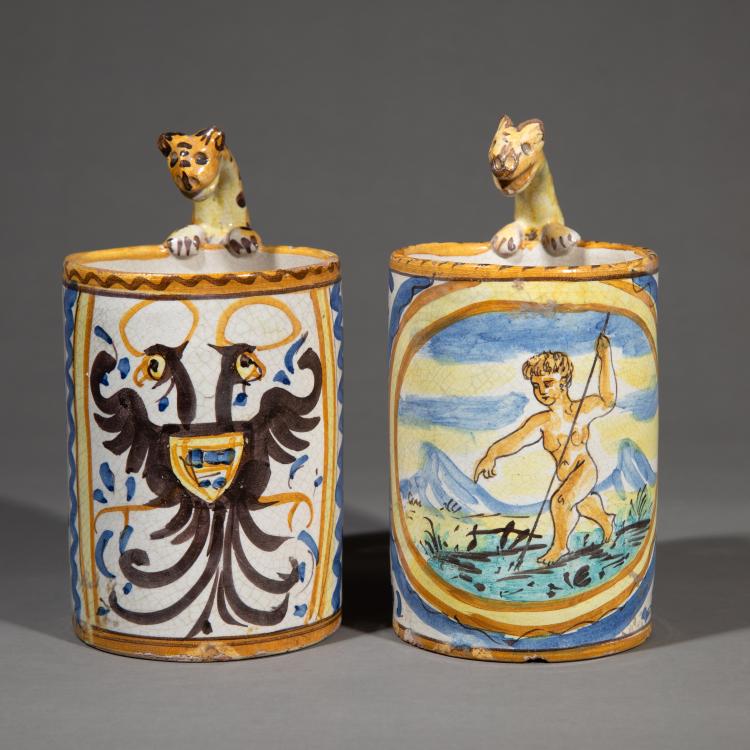 Bild 1 zu Objekt, Zwei Becher mit Raubtieren als Henkel, um 1880, Pesaro, Italien /Italy, K-17 33