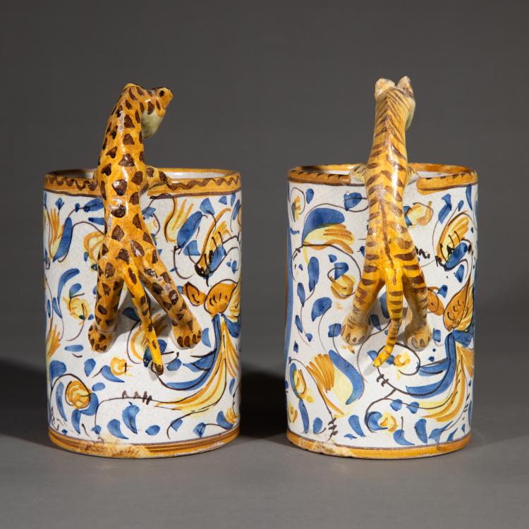 Bild 3 zu Objekt, Zwei Becher mit Raubtieren als Henkel, um 1880, Pesaro, Italien /Italy, K-17 33